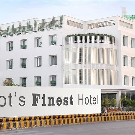 Hotel The Fern Residency Rajkot Exterior foto