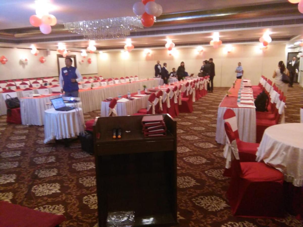 Hotel The Fern Residency Rajkot Exterior foto