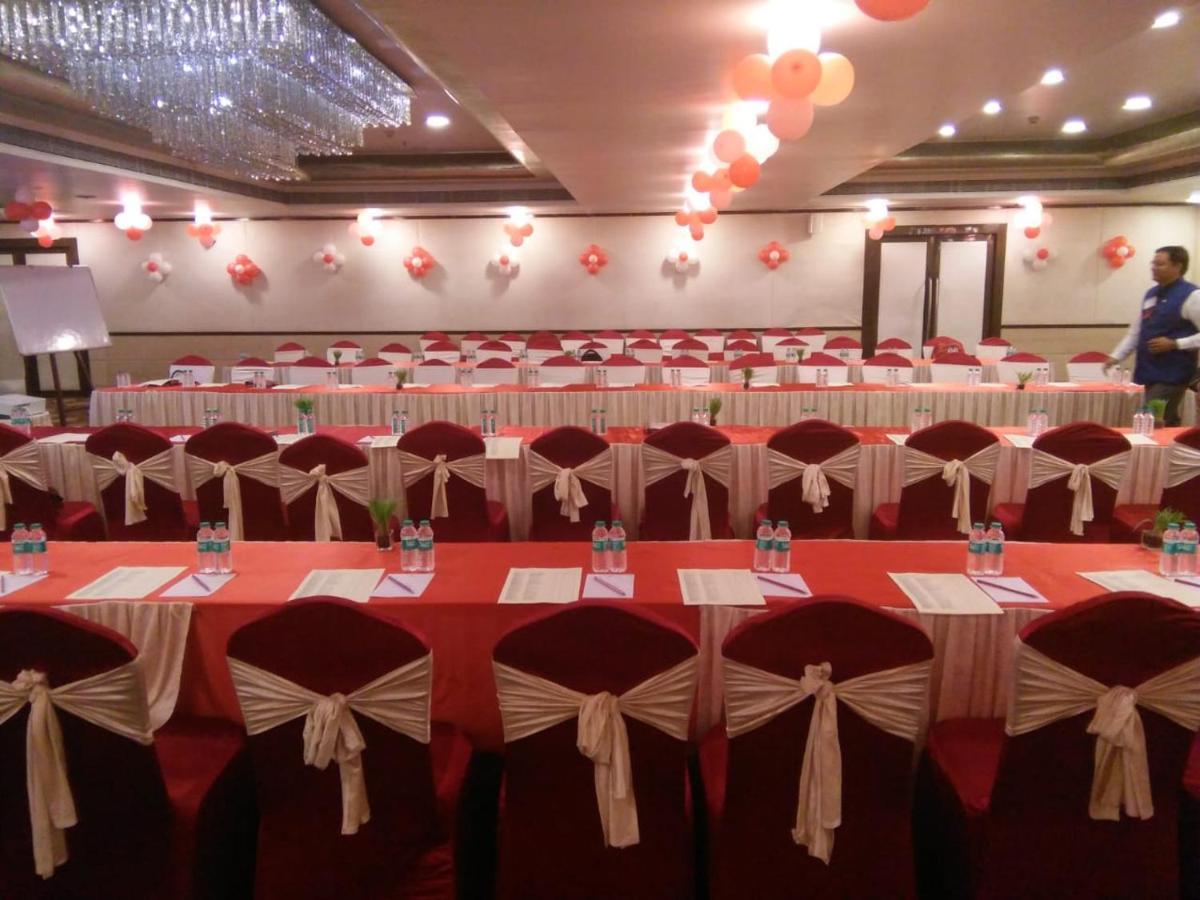 Hotel The Fern Residency Rajkot Exterior foto