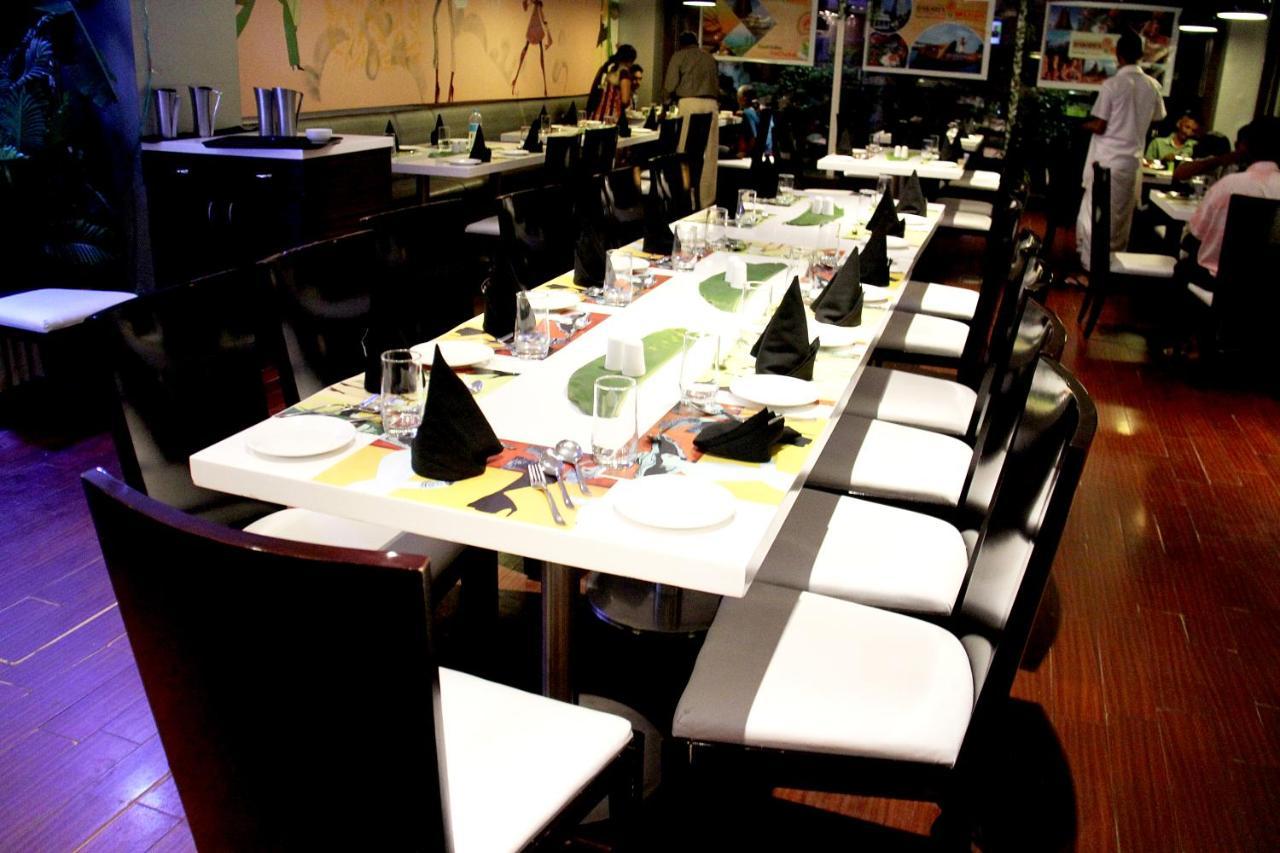 Hotel The Fern Residency Rajkot Exterior foto
