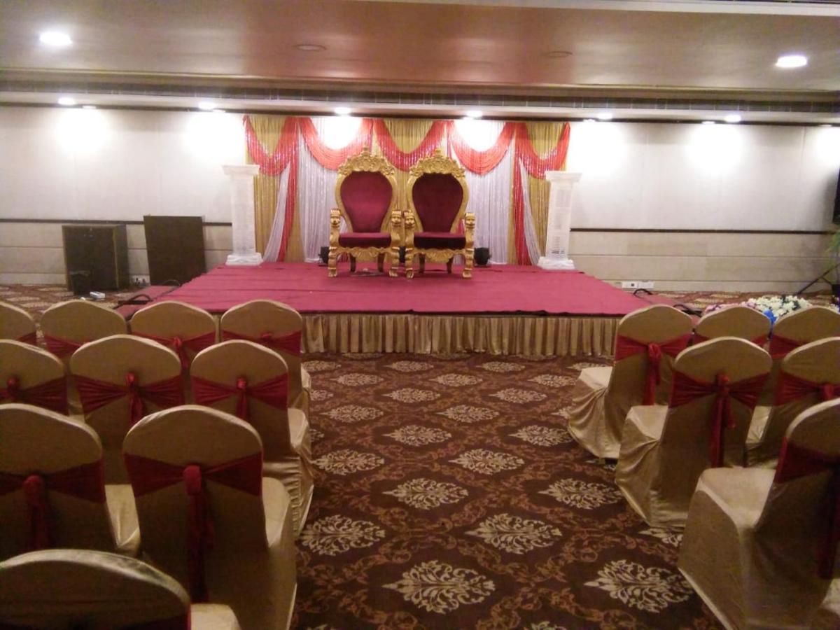 Hotel The Fern Residency Rajkot Exterior foto