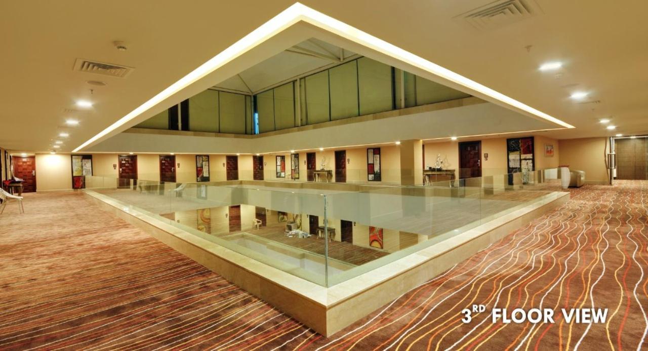 Hotel The Fern Residency Rajkot Exterior foto