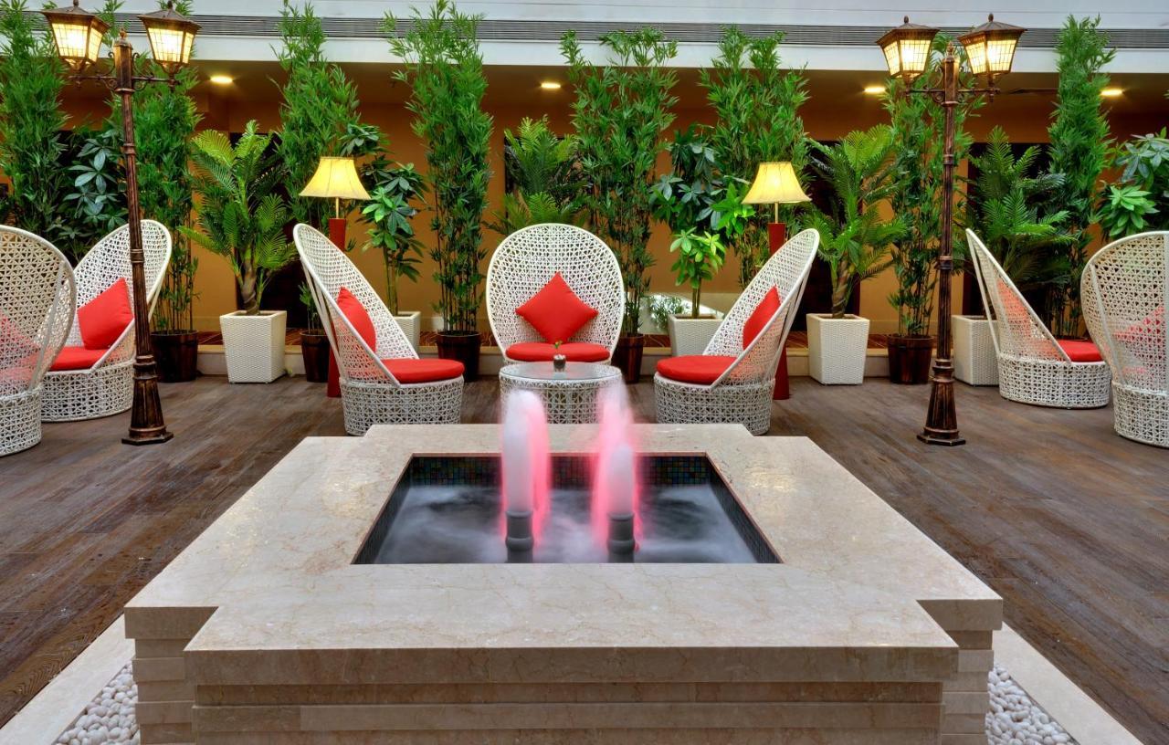 Hotel The Fern Residency Rajkot Exterior foto