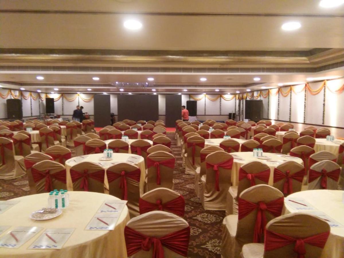 Hotel The Fern Residency Rajkot Exterior foto