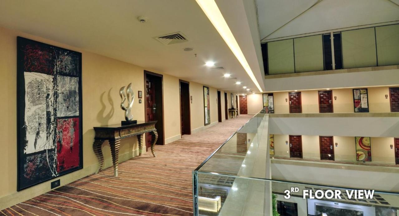 Hotel The Fern Residency Rajkot Exterior foto
