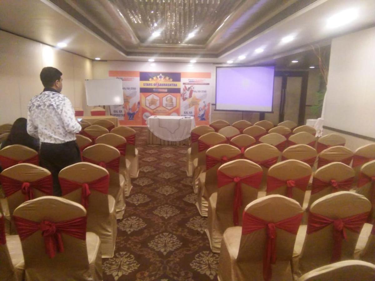 Hotel The Fern Residency Rajkot Exterior foto