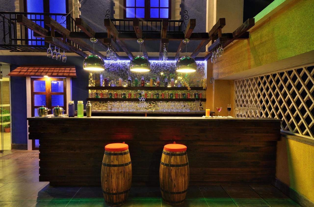Hotel The Fern Residency Rajkot Exterior foto