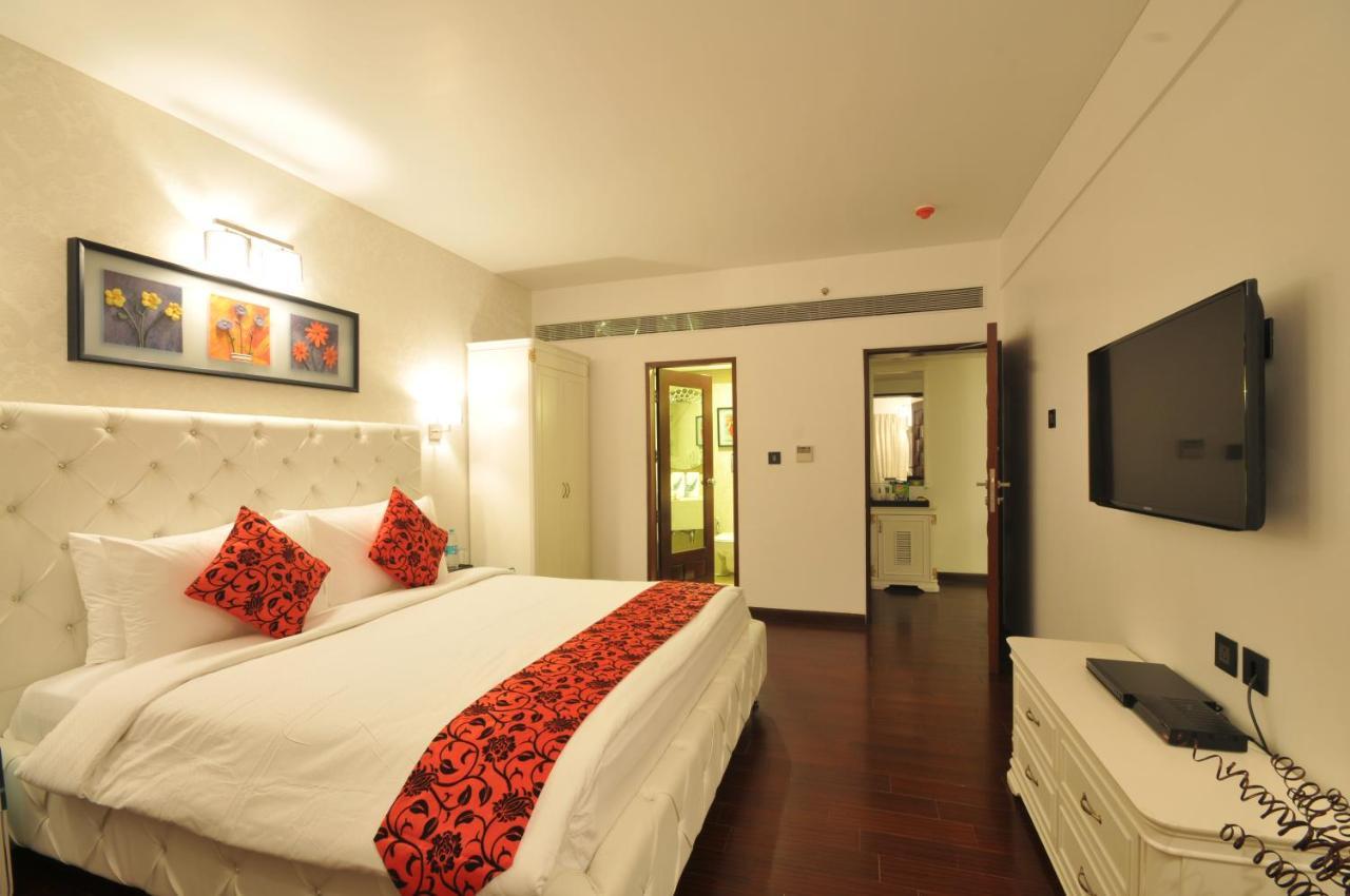 Hotel The Fern Residency Rajkot Exterior foto