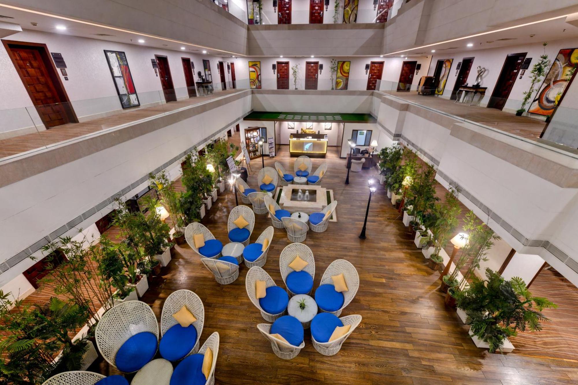 Hotel The Fern Residency Rajkot Exterior foto