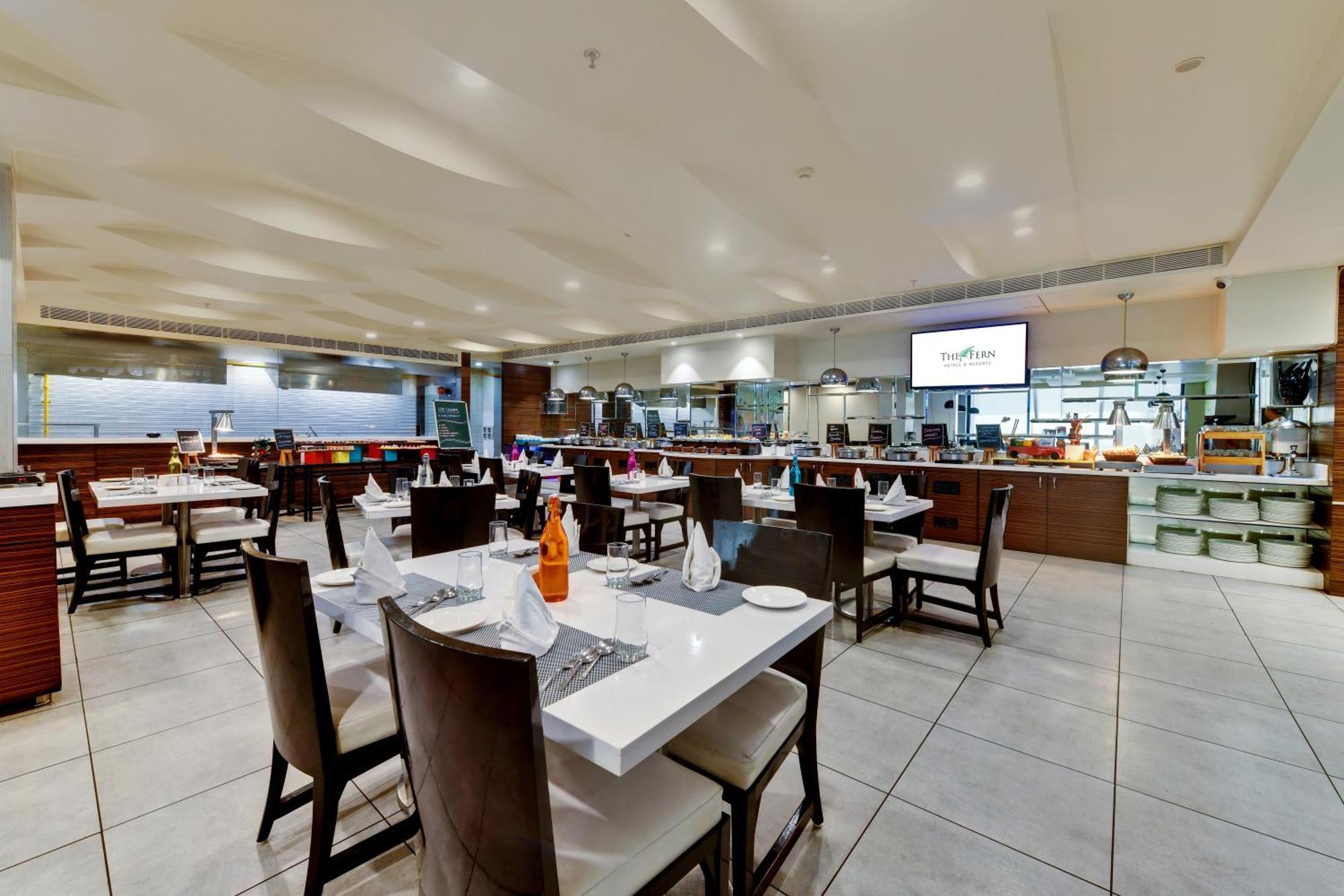 Hotel The Fern Residency Rajkot Exterior foto