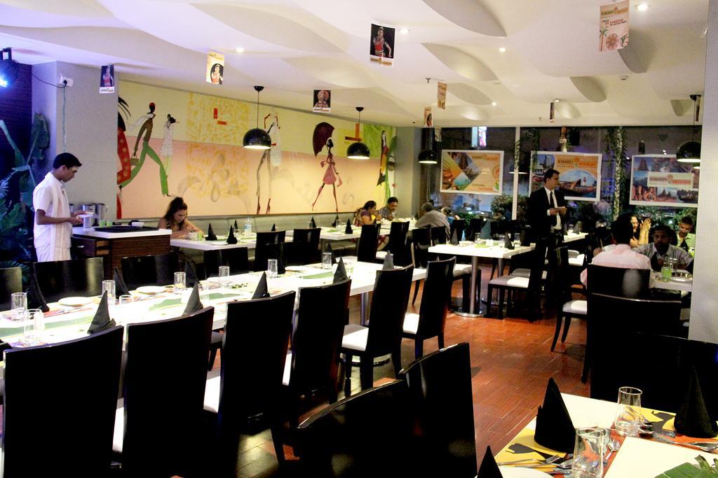 Hotel The Fern Residency Rajkot Exterior foto