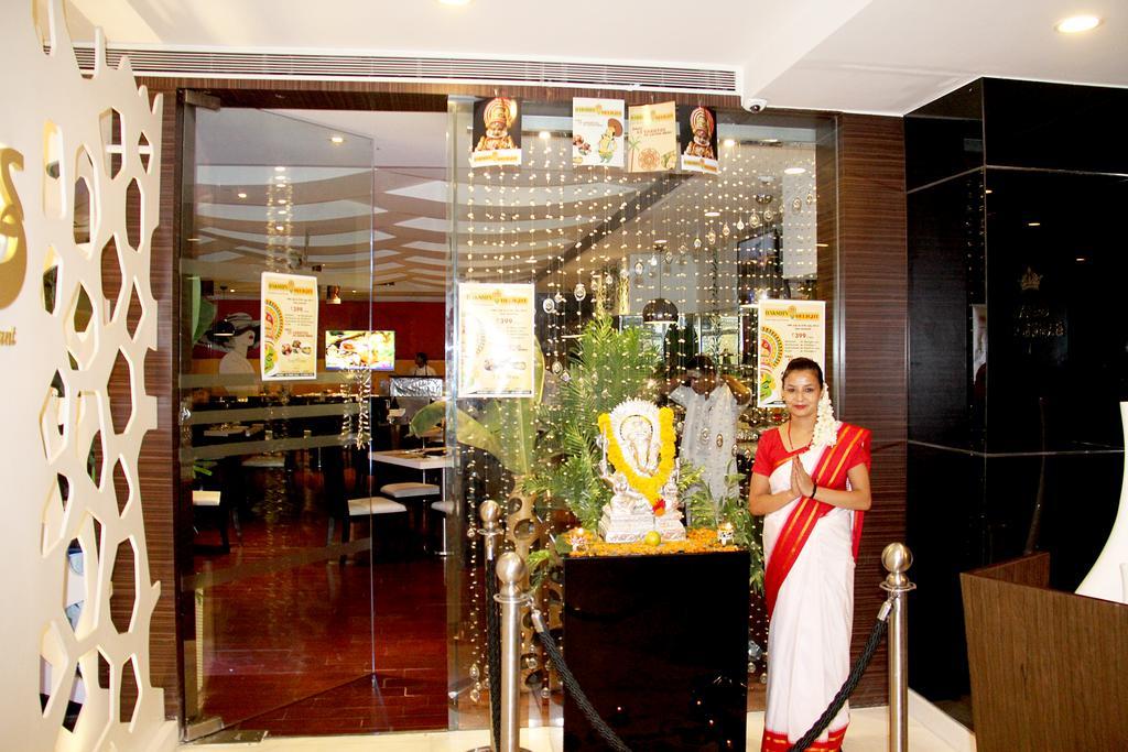 Hotel The Fern Residency Rajkot Exterior foto