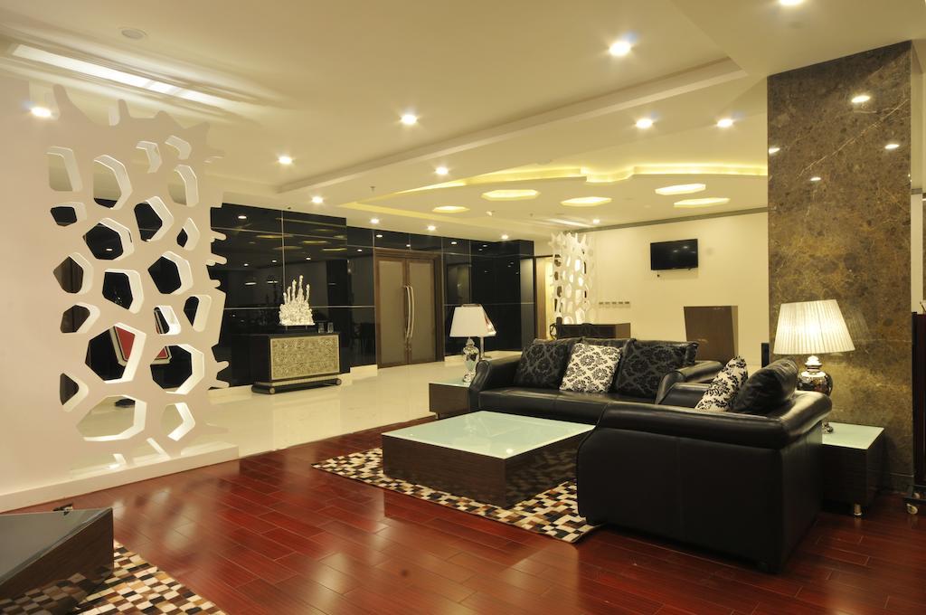 Hotel The Fern Residency Rajkot Exterior foto