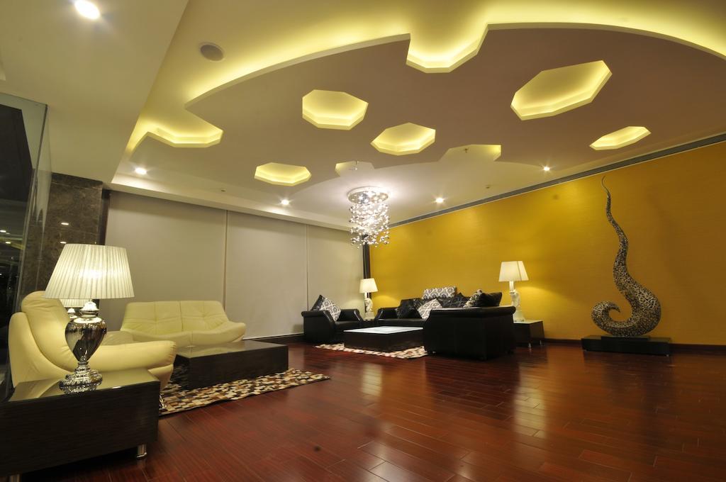 Hotel The Fern Residency Rajkot Exterior foto
